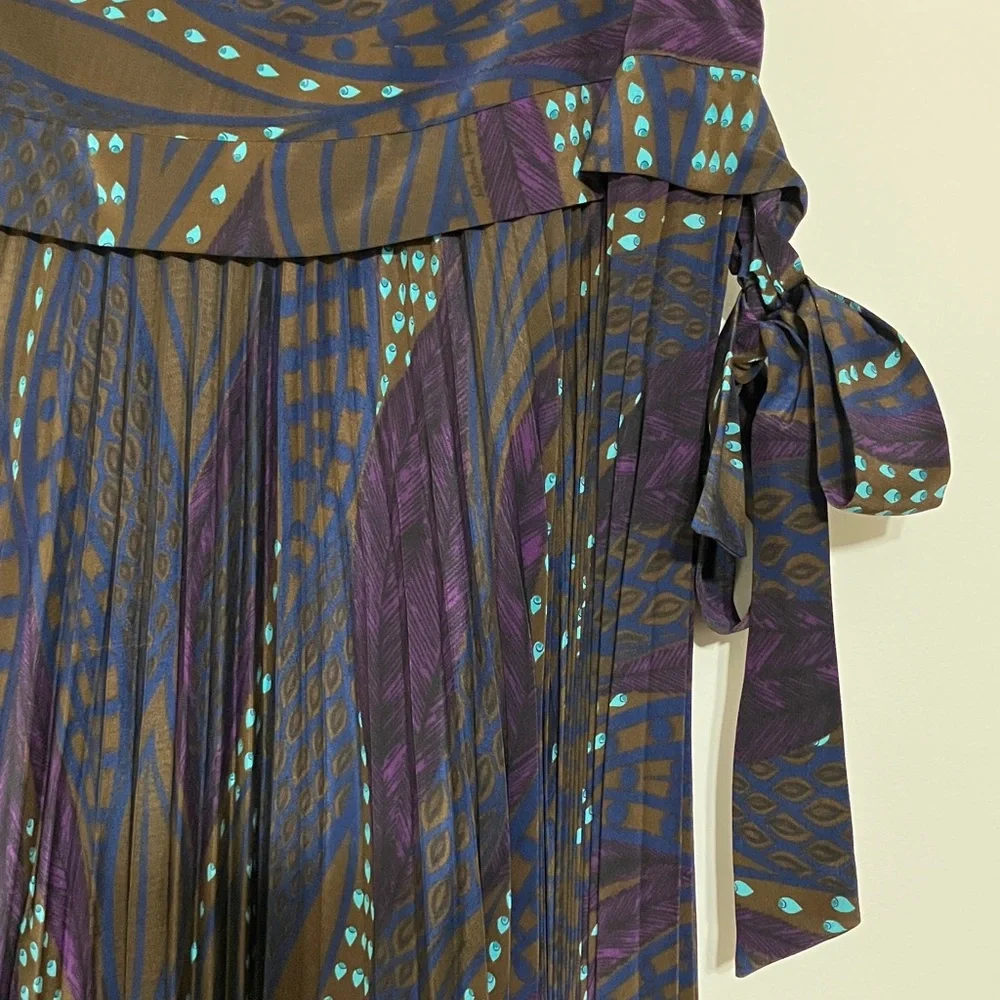 Salvatore Ferragamo Blue and Brown and Purple A-Line Skirt Size 12. 100% Silk. - Picture 8 of 10